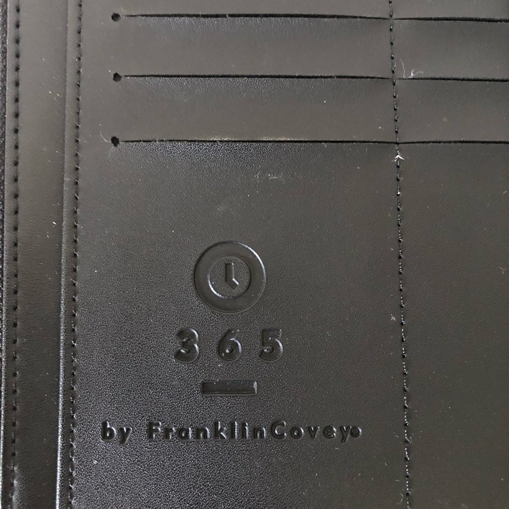 Franklin Covey Black Organizer Magnetic Close  7-Ring Refillable Pocket Cards - Picture 6 of 8